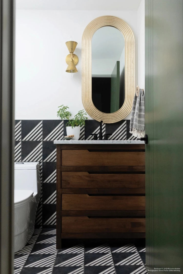 Florence 9" x 9" Decorative Tile in Black Matte