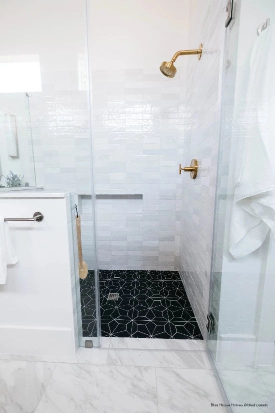 Star Honed Marble Mosaic Tile in Marquina