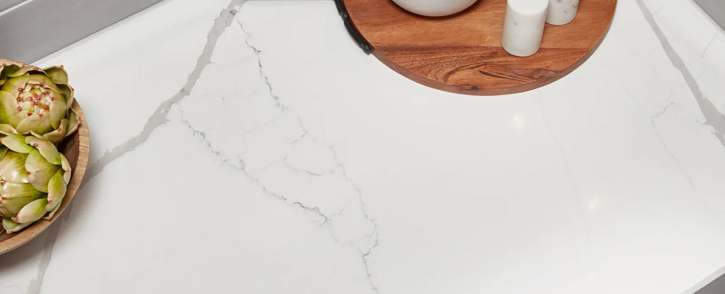 Calacatta Aloro Quartz Slab 134″ x 76″ 122-611