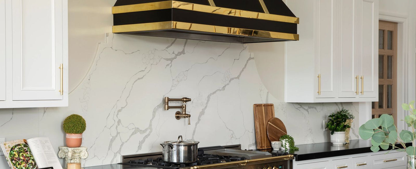 Calacatta Ray Quartz Slab 125″ x 62″ 122-603