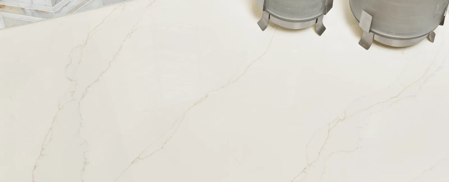 De Luca Quartz Slab 125″ x 62″ 122-906