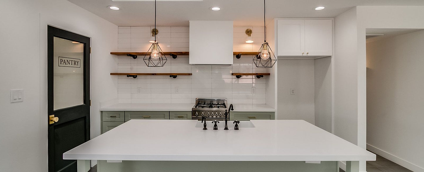 Perla Quartz Slab 129″ x 64″ 122-403