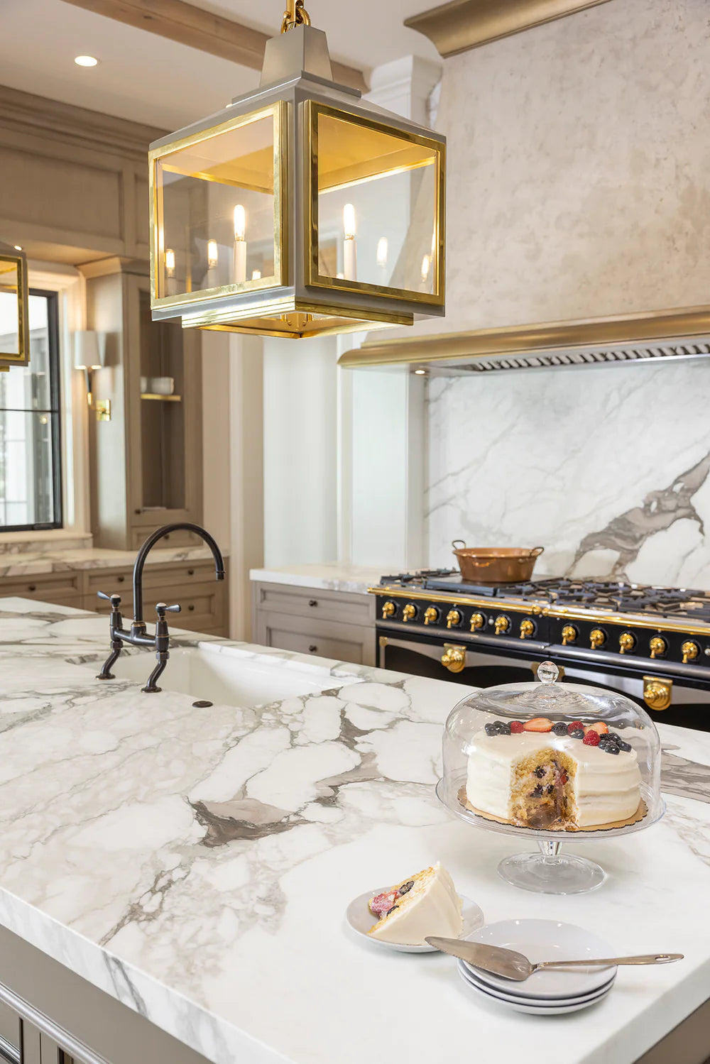 Artistic Tile Extra Calacatta Vagli Extra Marble Slab 3/4"