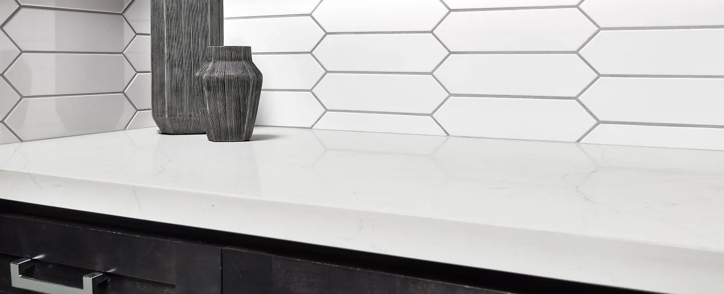 Venatino Silver Quartz Slab 125″ x 62″ 122-406