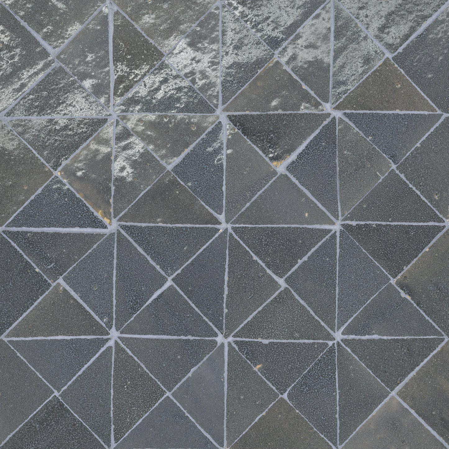 Tunis Triangle Zellige Tile Glossy in Graphite