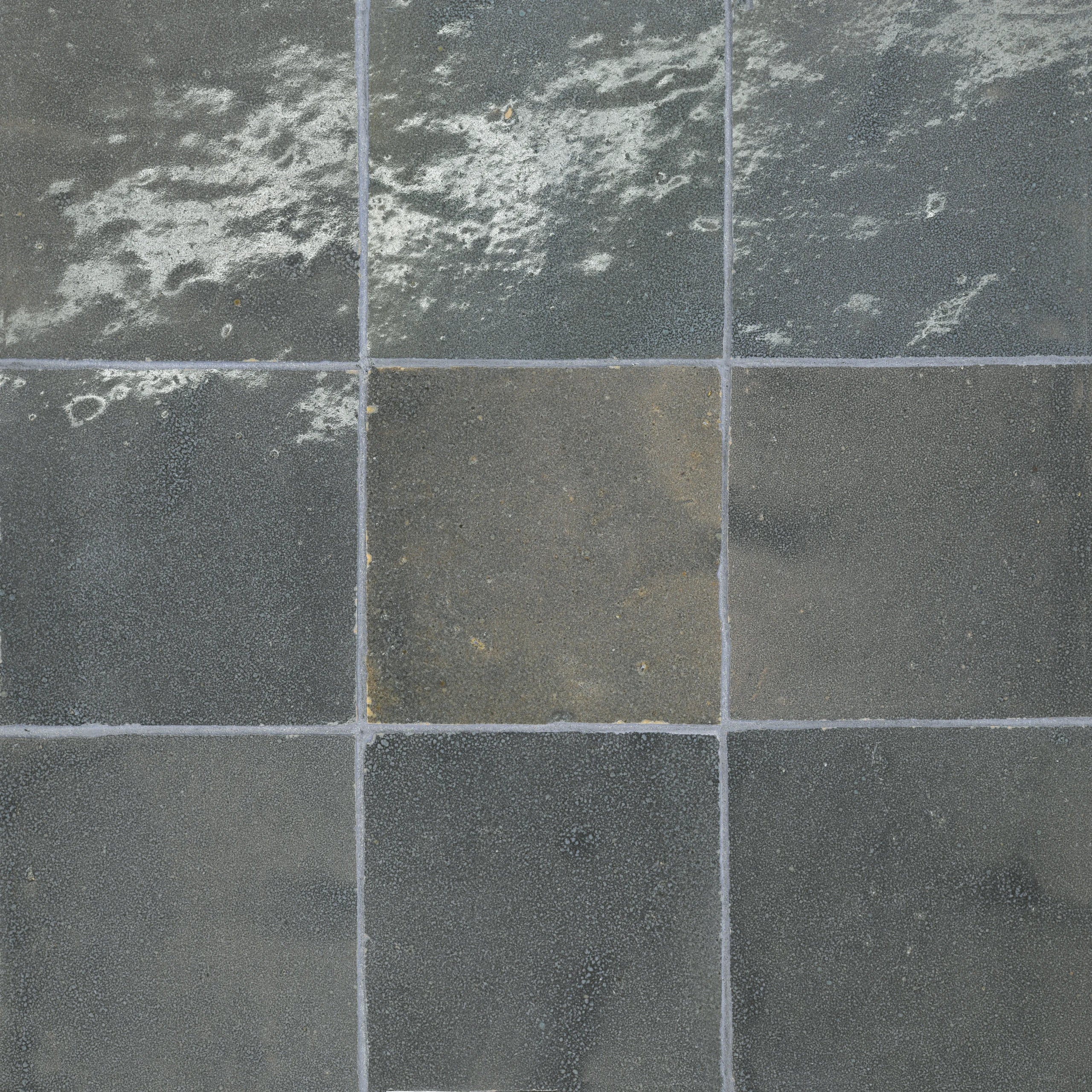 Tunis Zellige Tile Glossy in Graphite 4